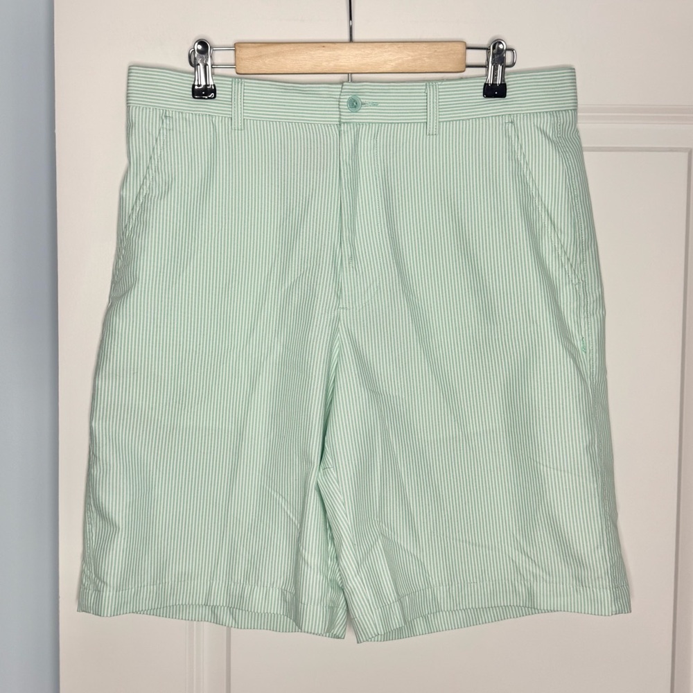 🍓6/$15🍓 Pebble Beach Men’s 34 Green & White Striped Shorts